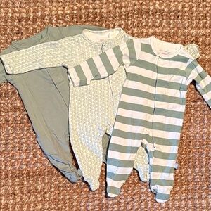 Simply Magnetic Me green onesie bundle
